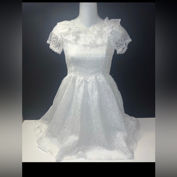 Lace mini dress - Picture 7 of 8